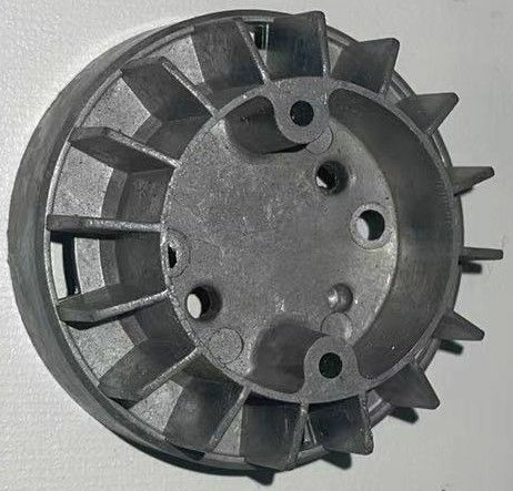 Mitä ongelmia voi ilmetä, jos valaisimien painevalujen seinämän paksuus on liian ohut?